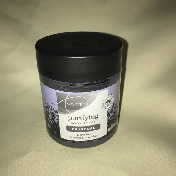 daylogic Other - 🌻Daylogic charcoal body scrub 9.8 ounces NWT